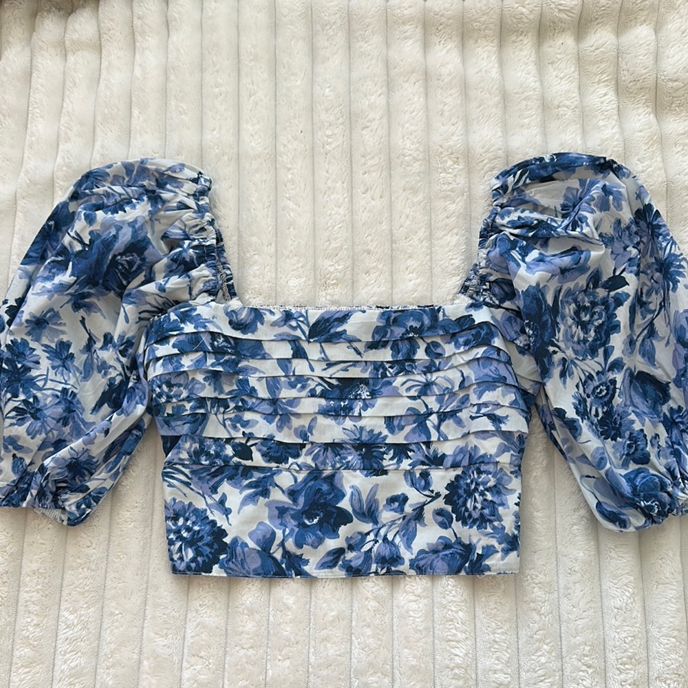 Abercrombie & Fitch Blue and White Puff Sleeve Blouse